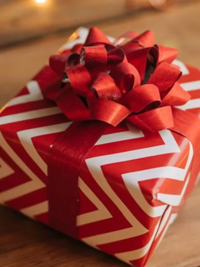 cropped-christmas-gifts.webp